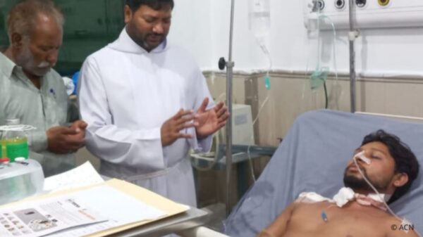 Foto do cristão Waqas Masih que sofreu atentado muçulmano